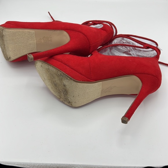 High Heel Red Shoe - Picture 5 of 5